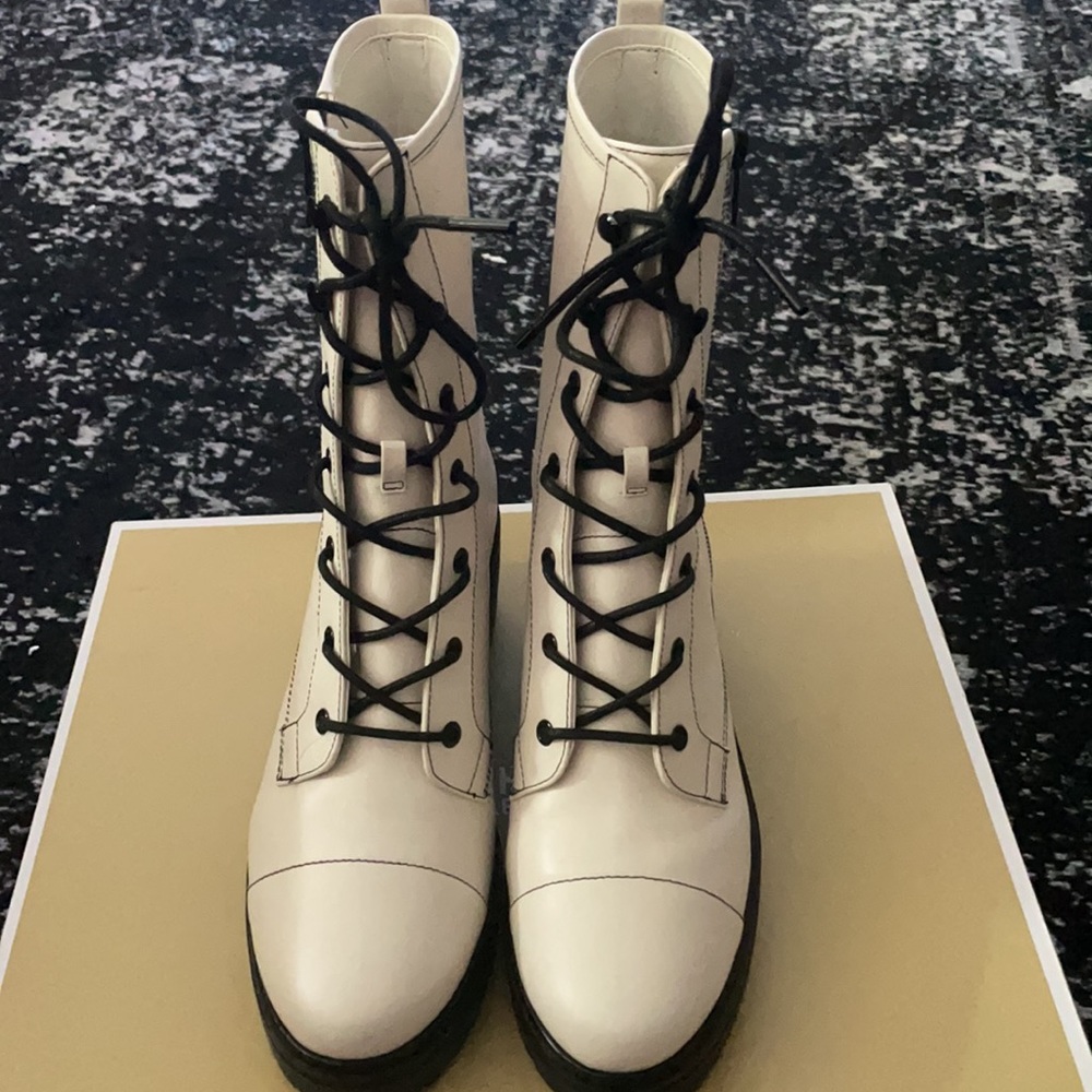 ❤️Michael Kors White Leather Combat Boots Retail $225 New!! - Picture 3 of 8